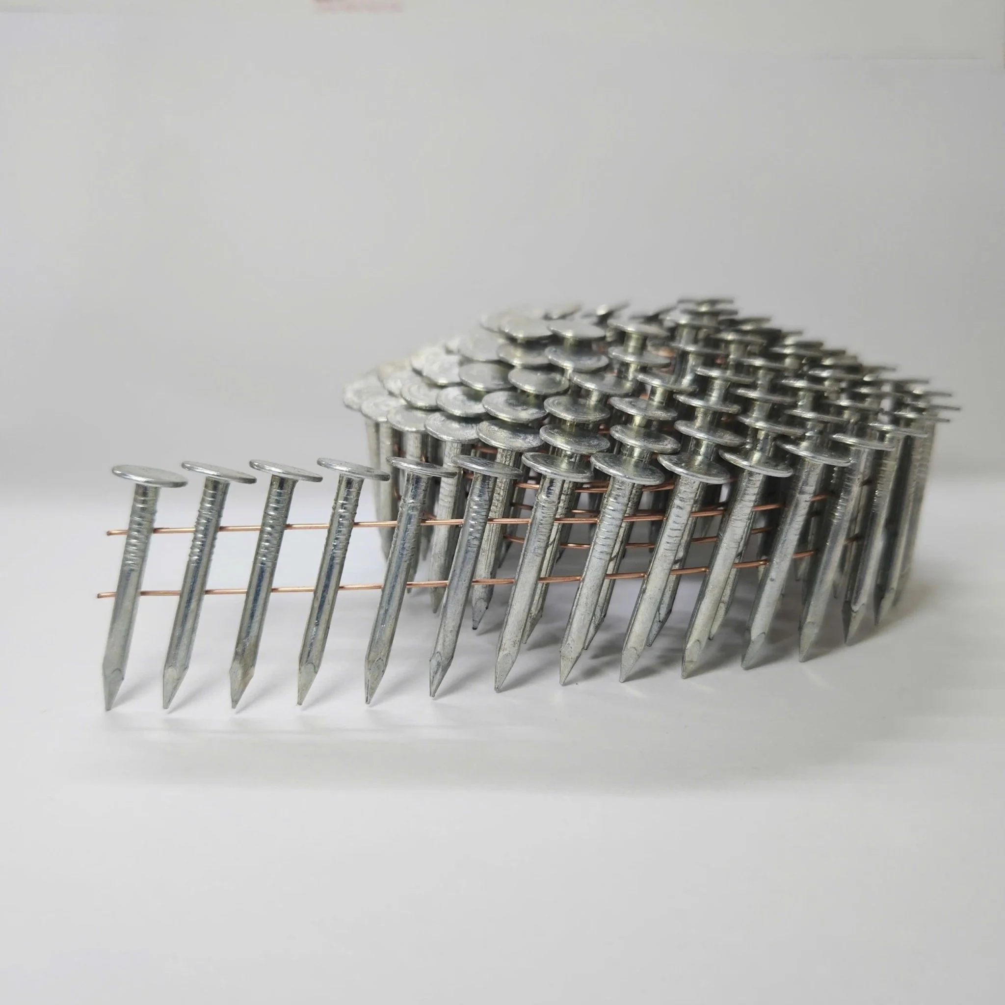 1-1/4″ Coil Roofing Nails 960pcs Inner Box Smooth or Ring Shank 26CR114120B