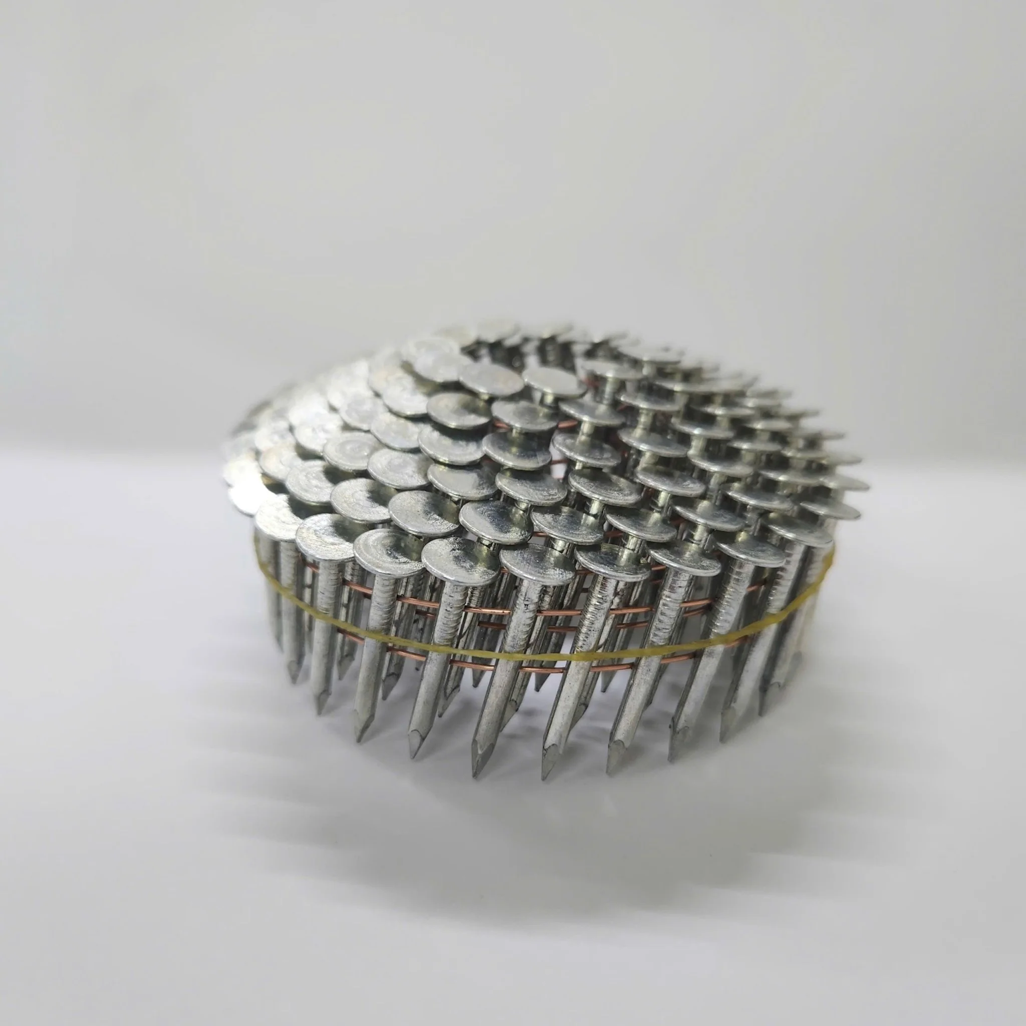1-1/4″ Coil Roofing Nails 960pcs Inner Box Smooth or Ring Shank 26CR114120B - Image 6