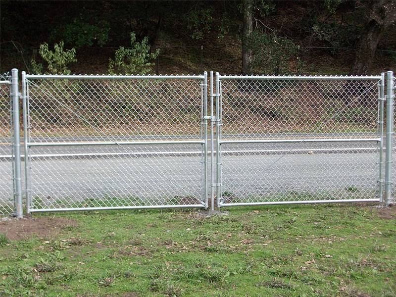 10 × 5 ft Galvanized Steel Fence Gate – Heavy-Duty ⅛″ Wire, 2″ Mesh, Includes Hinges & Latch 4295264