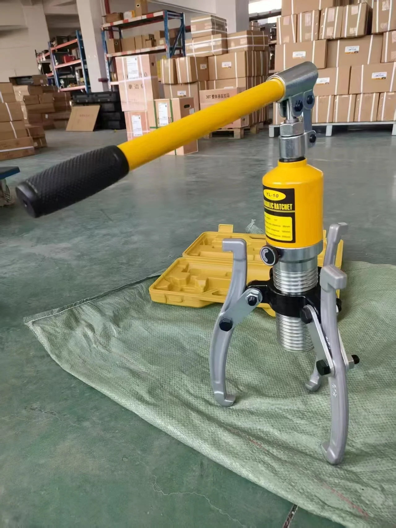 10 Ton Hydraulic Puller 3 Jaw Heavy Duty Gear Bearing Puller Tool HP3J010 - Image 3