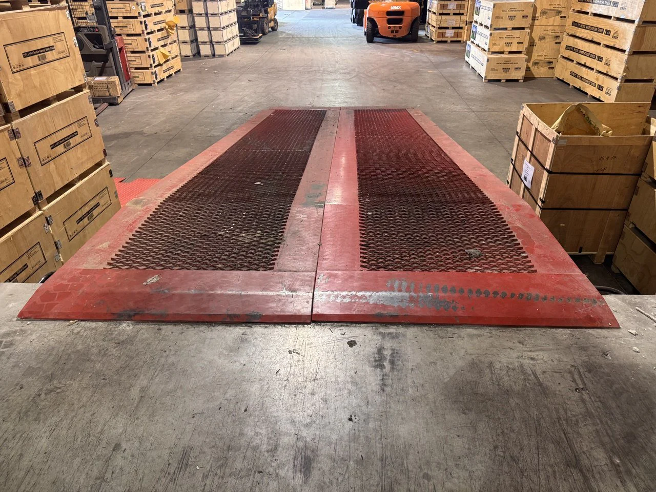 10' x 25' Steel Loading Dock Ramp – 50,000 LB Capacity with Adjustable Height | Model 4121221 - Image 6
