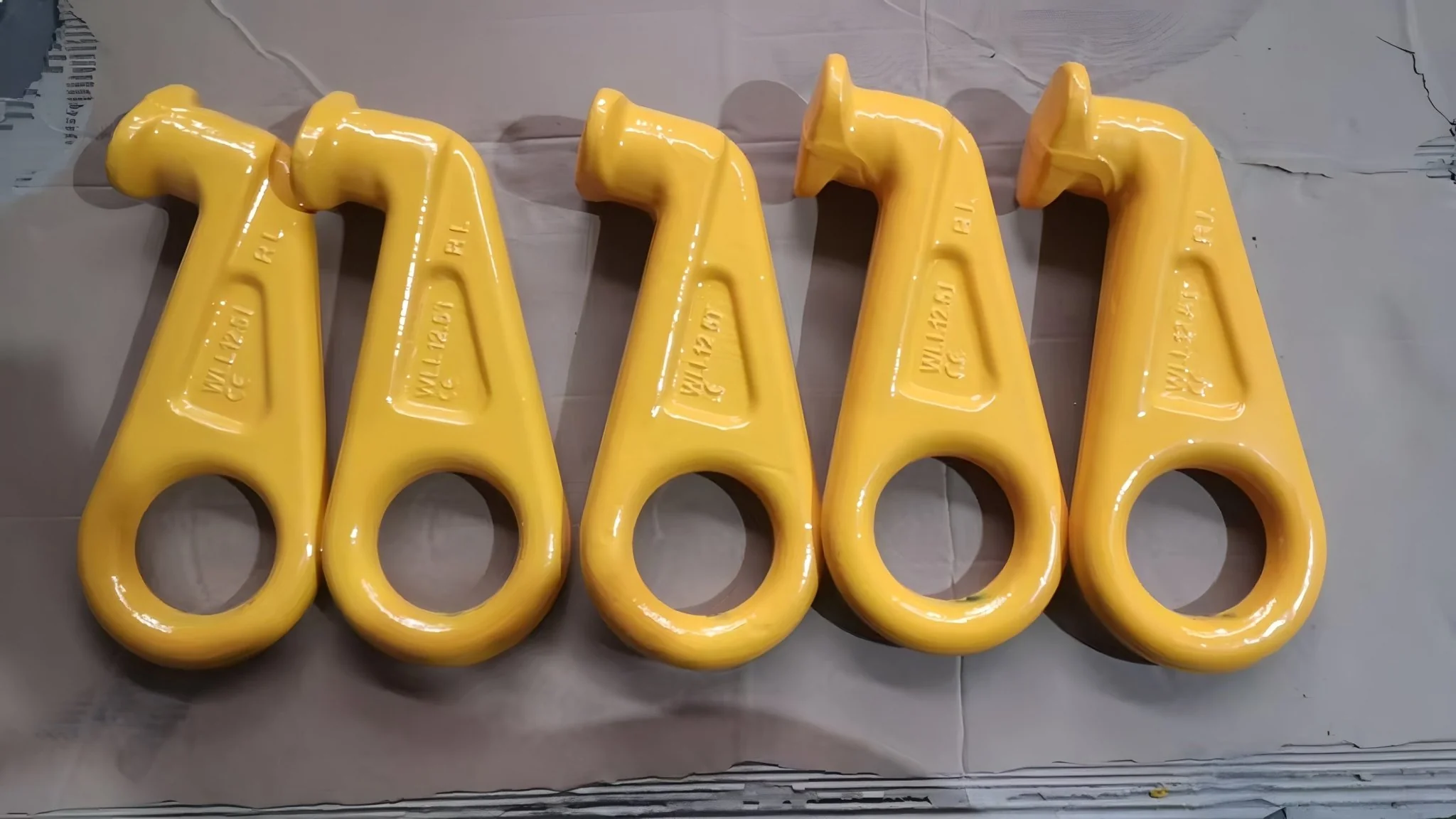 12.5T Heavy Duty ISO Shipping Container Lifting Hooks Yellow – 5-Pack (2 Left, 2 Right, 1 Straight) SCL0221S5 - Image 5