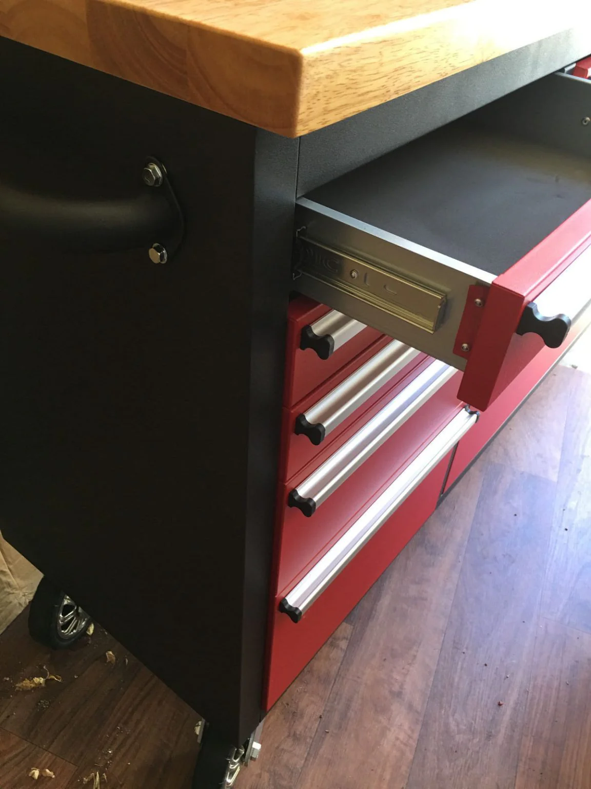 New Red 17-Drawer Rolling Tool Chest & Workbench Cabinet – Heavy-Duty Garage Storage GA7210RT - Image 13