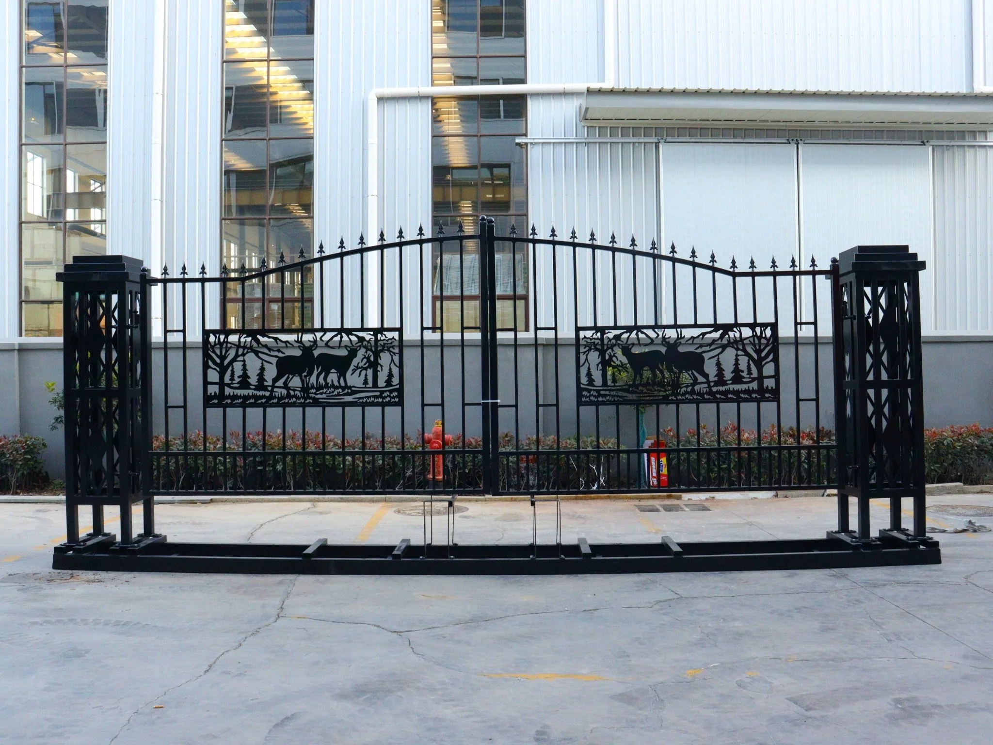 20 FT Heavy-Duty Steel Driveway Gate with Square Deer Artwork – Black Dual Swing Farm & Ranch Gate Kit SU20SQ - Image 4