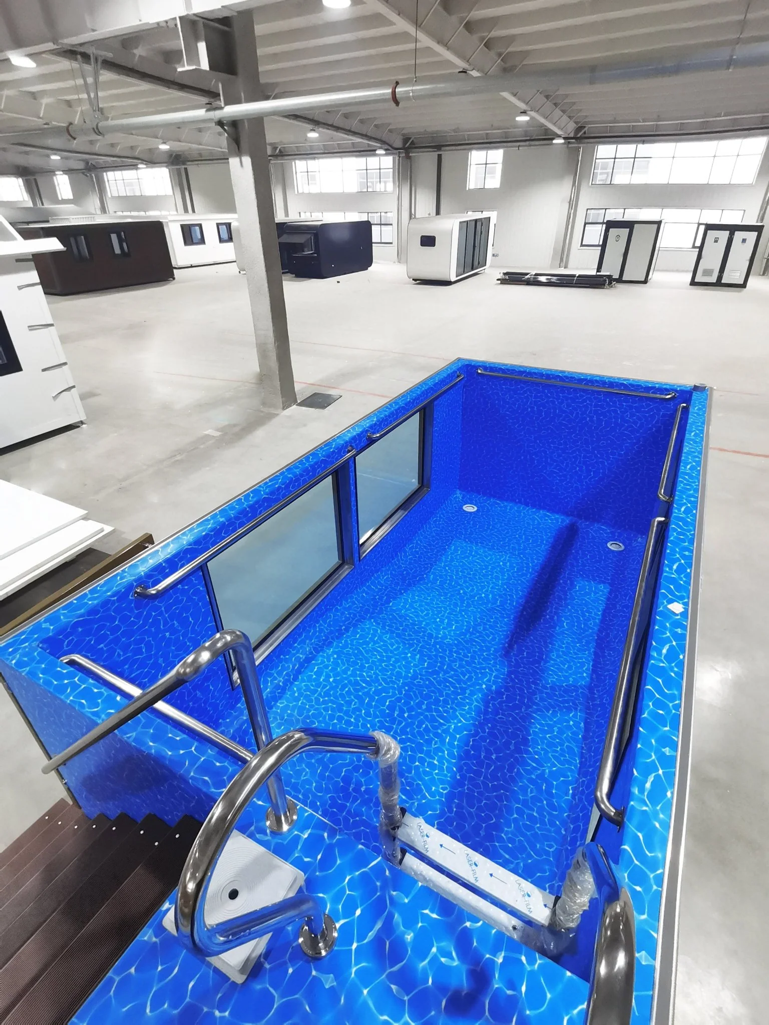 20 FT & 40 FT Sea Container Pool – Above-Ground Shipping Container Swimming Pool for Indoor & Outdoor Use | SKU 2541921 - Image 5