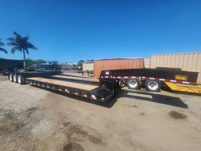 2025 Witzco RG-52 Tri-Axle Removable Gooseneck Lowboy Trailer – Double Drop, Hydraulic Gooseneck - Image 7