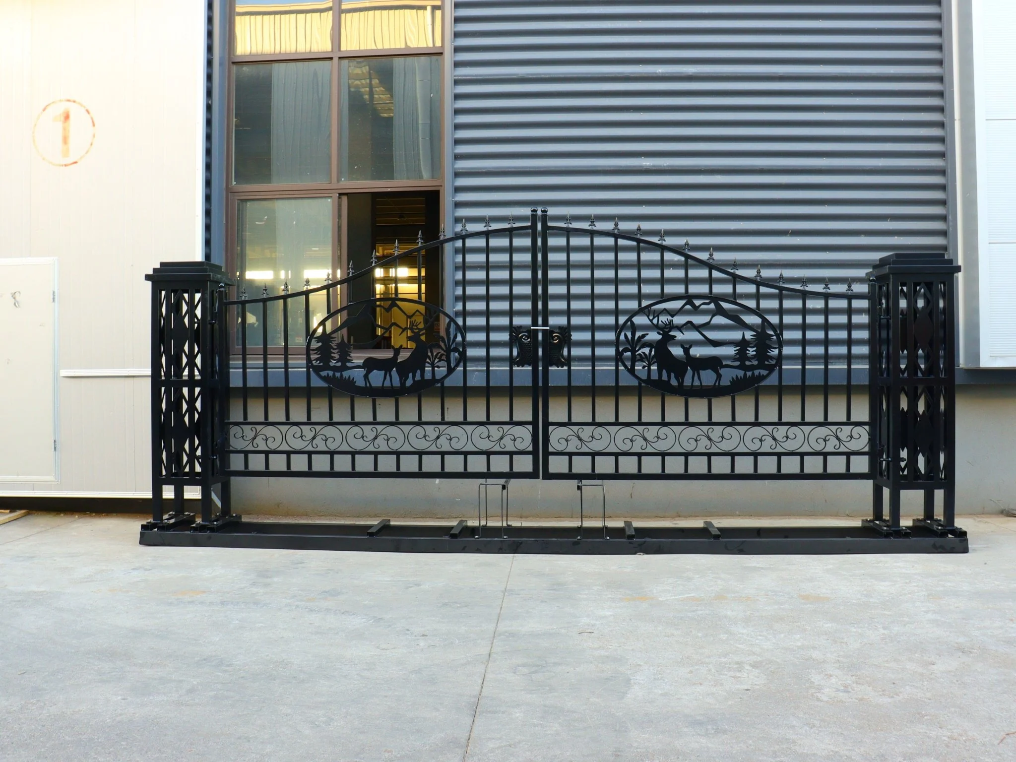 20FT Metal Farm Gate Kit Driveway Entry Design Dual-Swing Gate Kit – Deer Artwork SU24DR - Image 3