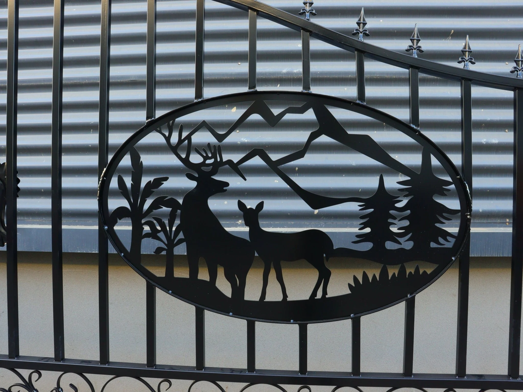 20FT Metal Farm Gate Kit Driveway Entry Design Dual-Swing Gate Kit – Deer Artwork SU24DR - Image 5