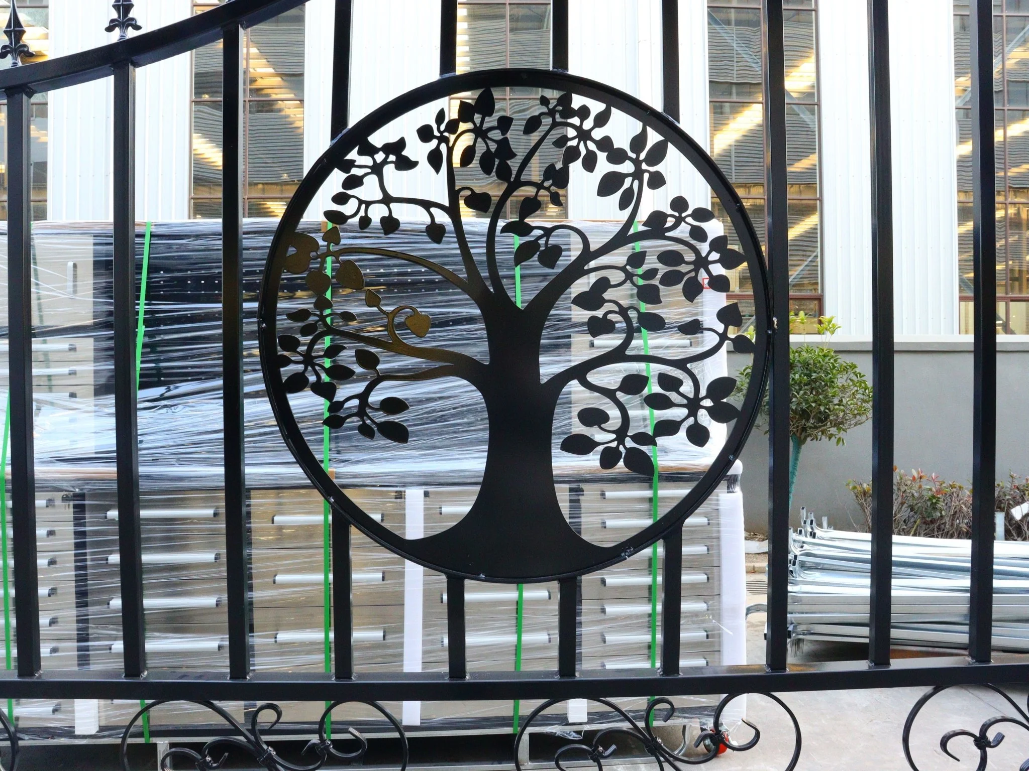 20FT Metal Farm Gate Kit Driveway Entry Design Dual-Swing Gate Kit – Tree of Life Artwork SU24TL - Image 6