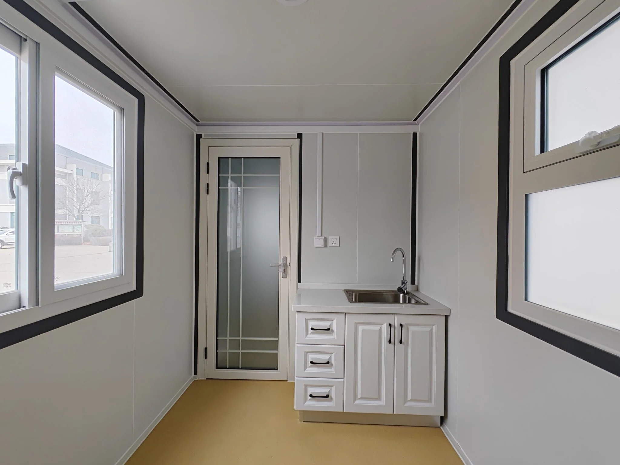20 FT Insulated Mobile Office Container with Kitchen Bathroom & Bedroom | Wired, Ready to Use SU289481 - Image 18