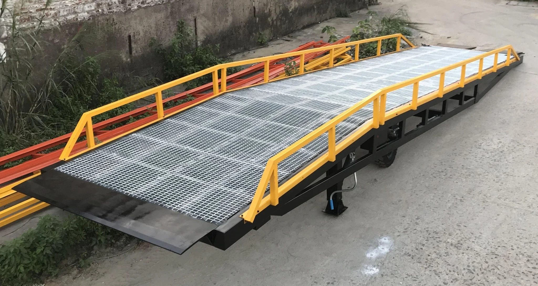 22000 Lbs Loading Ramp Dock with Forklift Attachment – Heavy Duty Dock Ramp with Removable Guard Rails 13924
