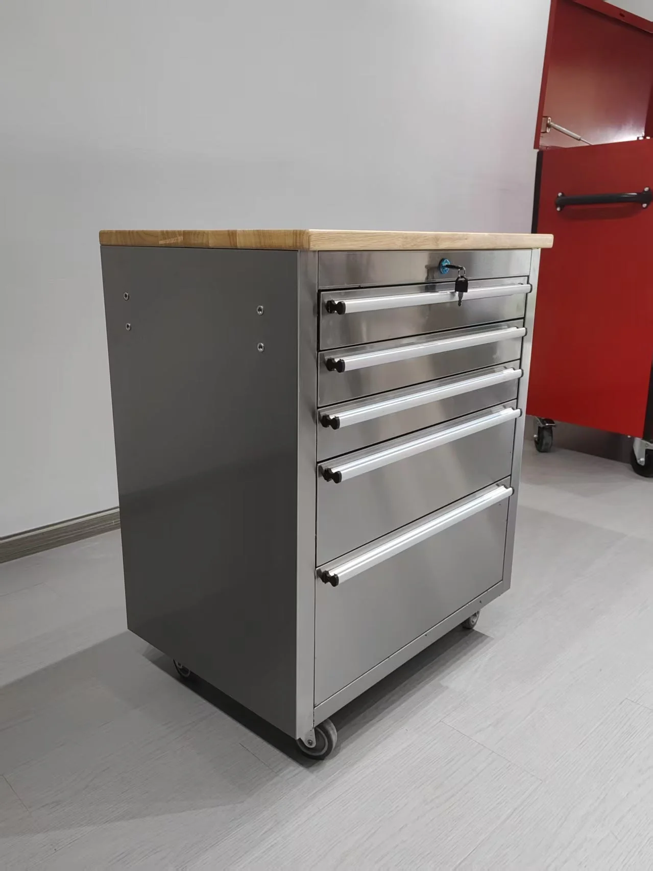 26-Inch 5-Drawer Stainless Steel Tool Bench with Rubber Wood Top – Rolling Workbench with Locking Drawers & Casters – TB2619S - Image 3