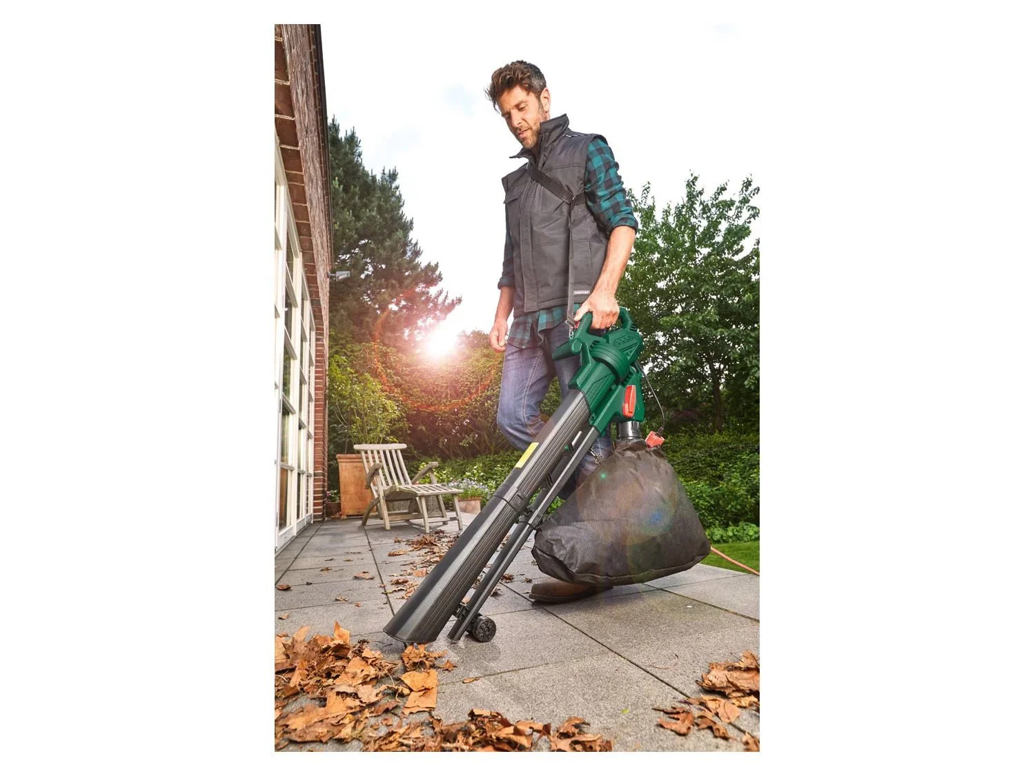 3-in-1 Electric Leaf Blower, Vacuum & Shredder – 3000W/3300W G5922 - Image 5
