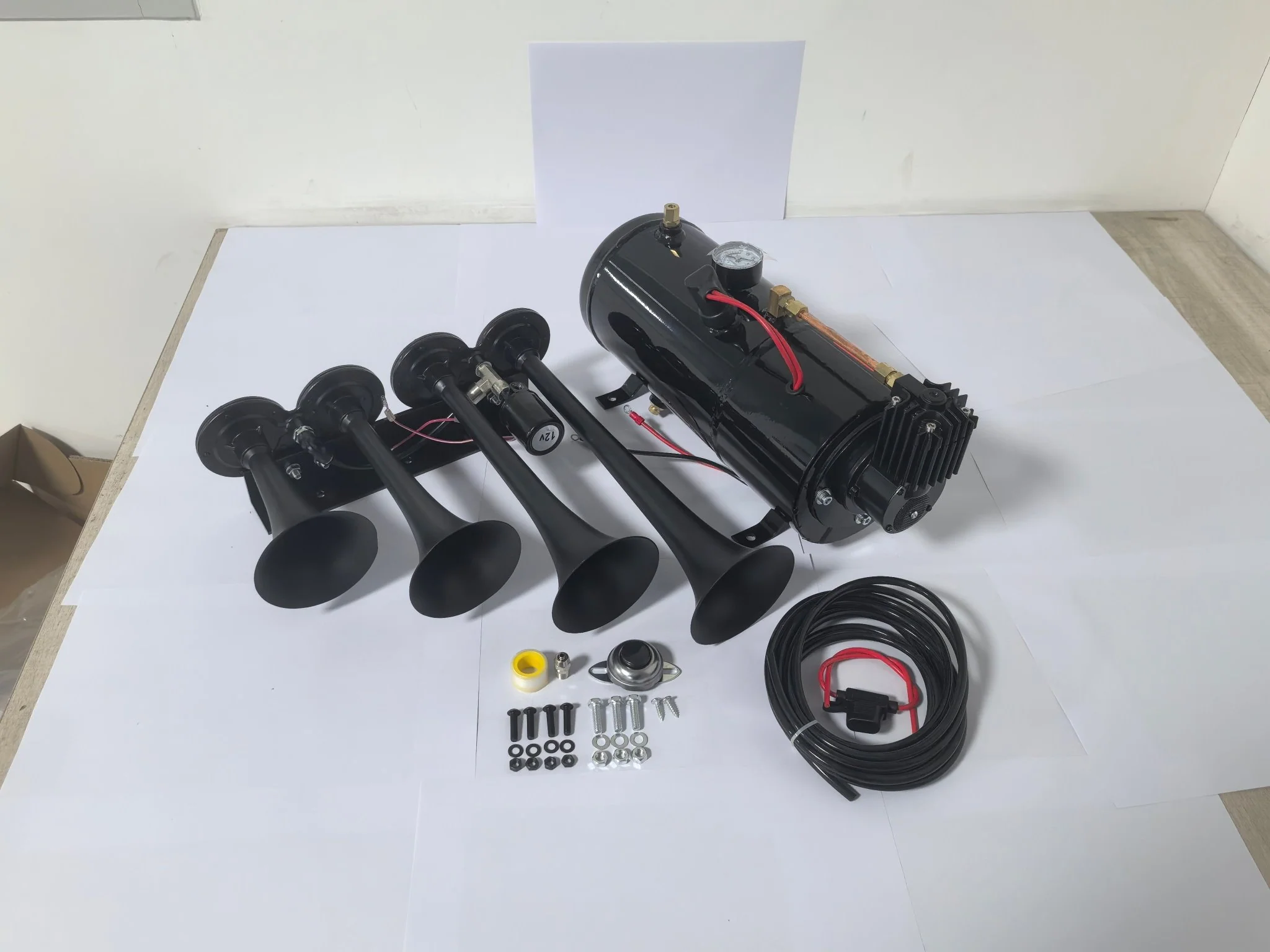 3 Liter Train Horn Kit 4 Trumpets 150 PSI Air Compressor 1 Gallon Tank TH3154