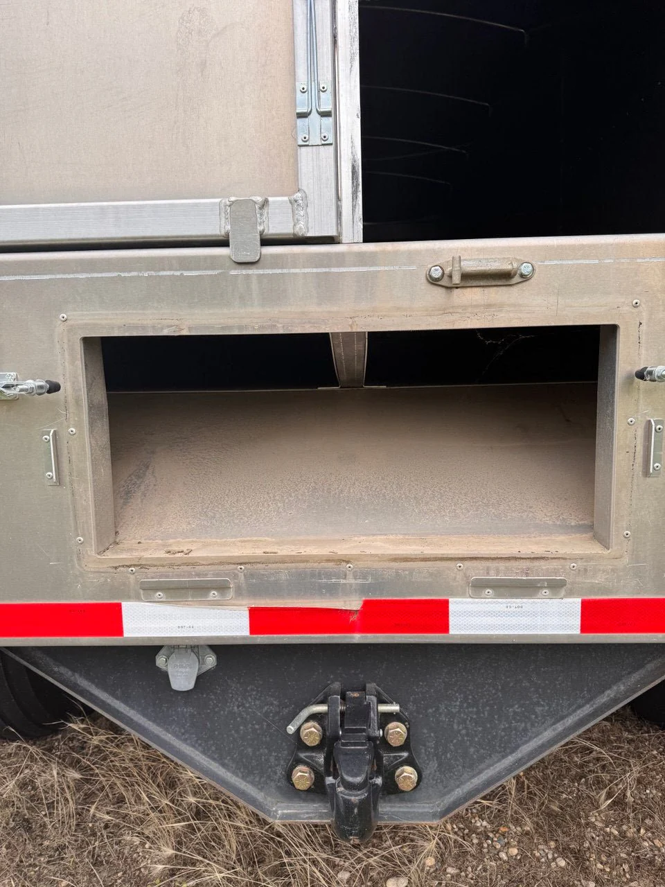30 ft Drying Cube Silage Wagon – Forage & Silage Wagon with Aeration Floor - Image 17