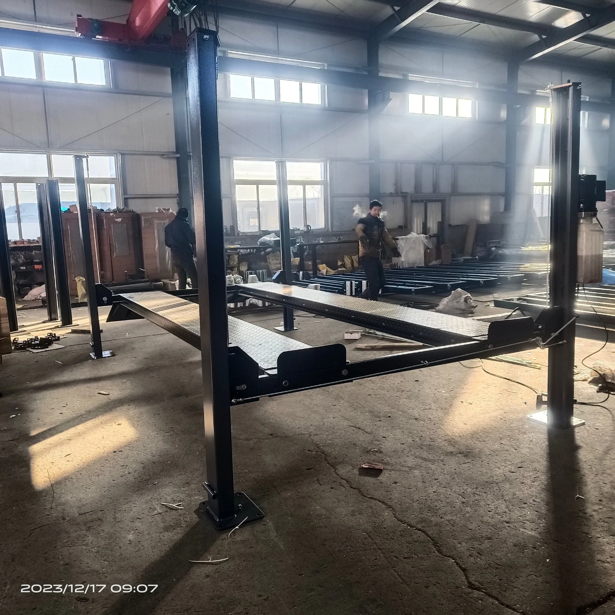 Heavy-Duty 4 Post Parking Lift 3700kg Capacity – 110V Manual Car Lift for Garage JH4P3700 - Image 5