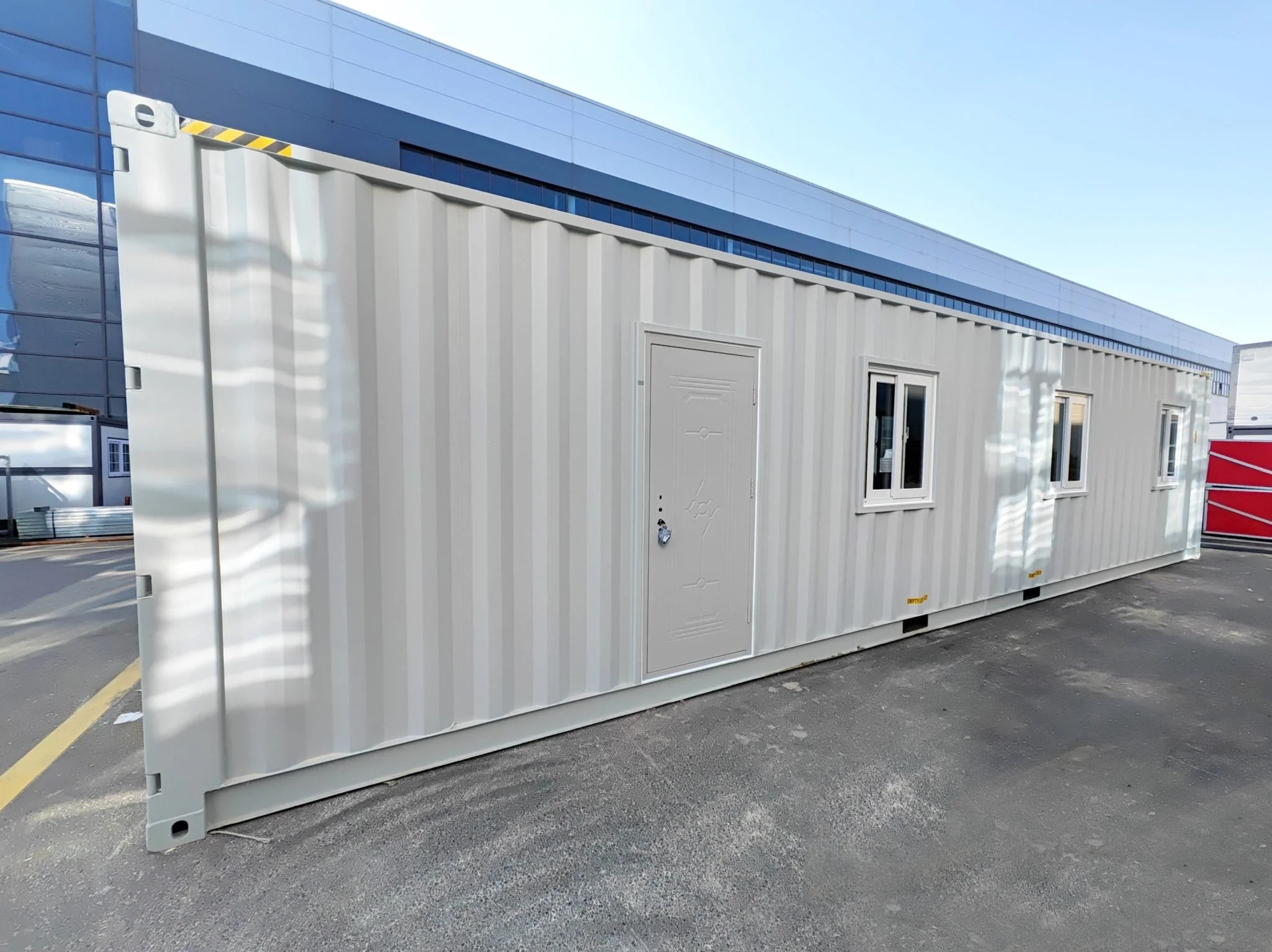 40 FT Insulated Mobile Office Cabin – Off-Grid Shipping Container Workspace | SKU: 3520247 - Image 5