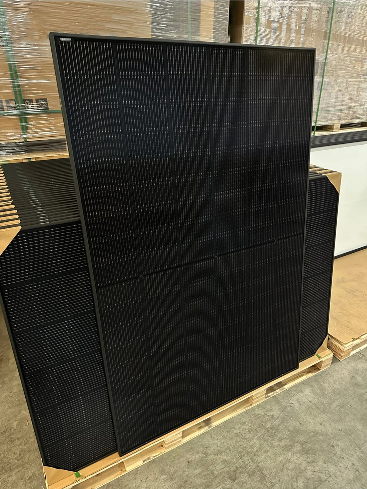 440W Bifacial Solar Panel – High-Efficiency Dual Glass All-Black Module 25404041 - Image 2