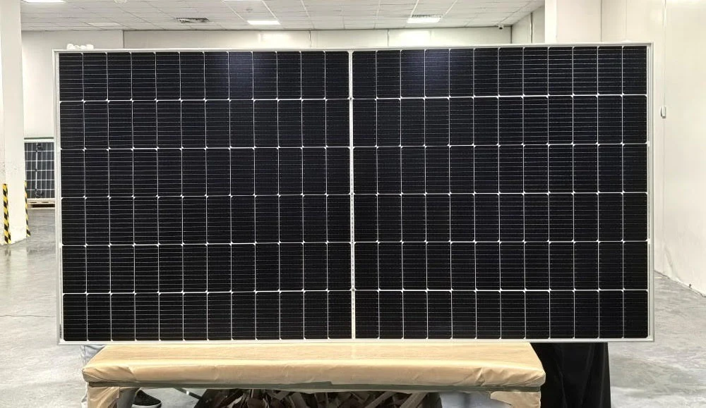 565W Bifacial Monocrystalline Solar Panel | High-Efficiency 144-Cell PV Module for Maximum Energy Output - Image 2