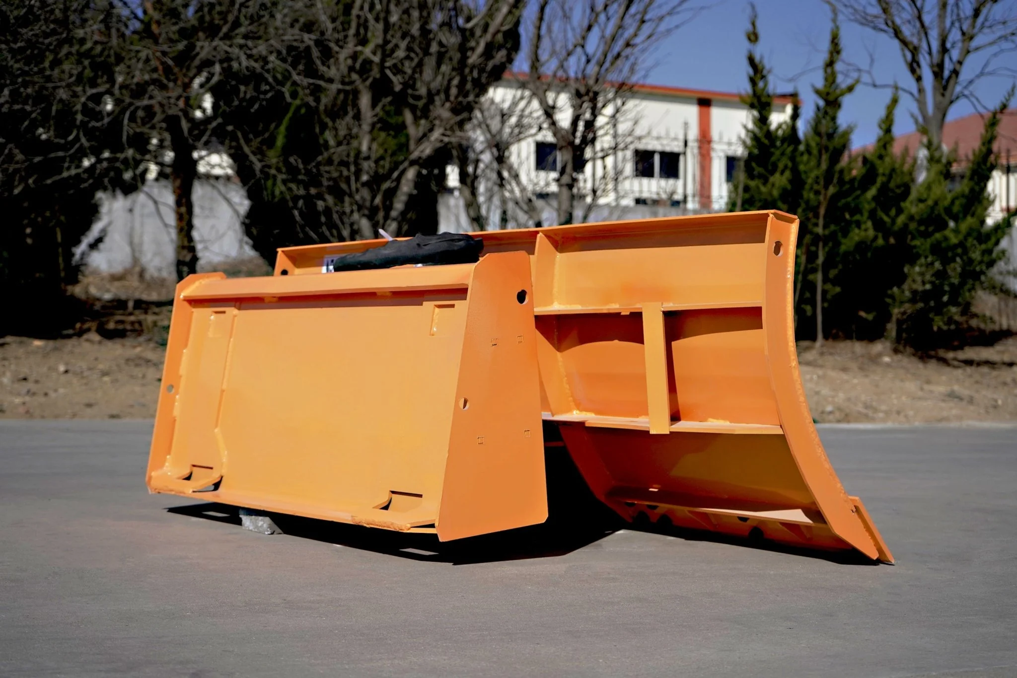 72" Hydraulic Dozer Blade / Snow Plow – Heavy-Duty Steel Blade with 22° Hydraulic Angle SU721595 - Image 6