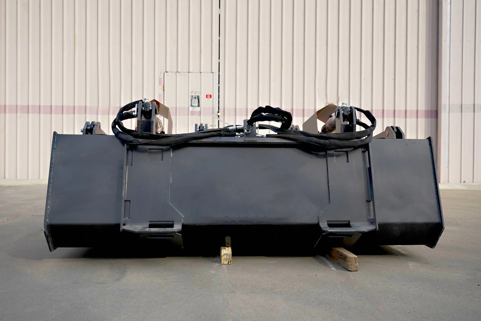 72” Skid Steer Grapple Bucket for Wood Heavy-Duty Hydraulic Attachment SU752825 - Image 3