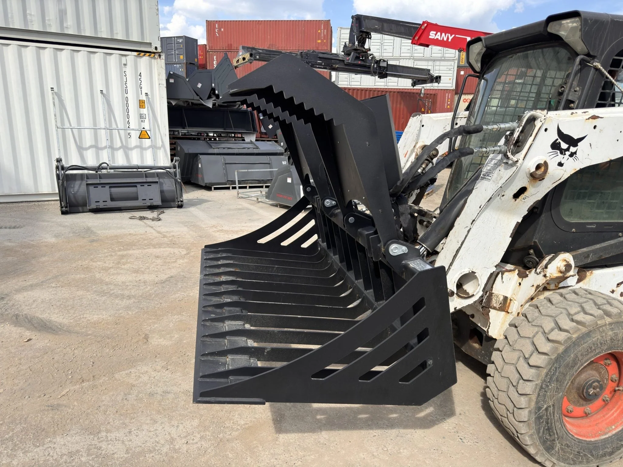 72" Skid Steer Rock Grapple Bucket – Heavy-Duty Hydraulic | SU72RGB - Image 12