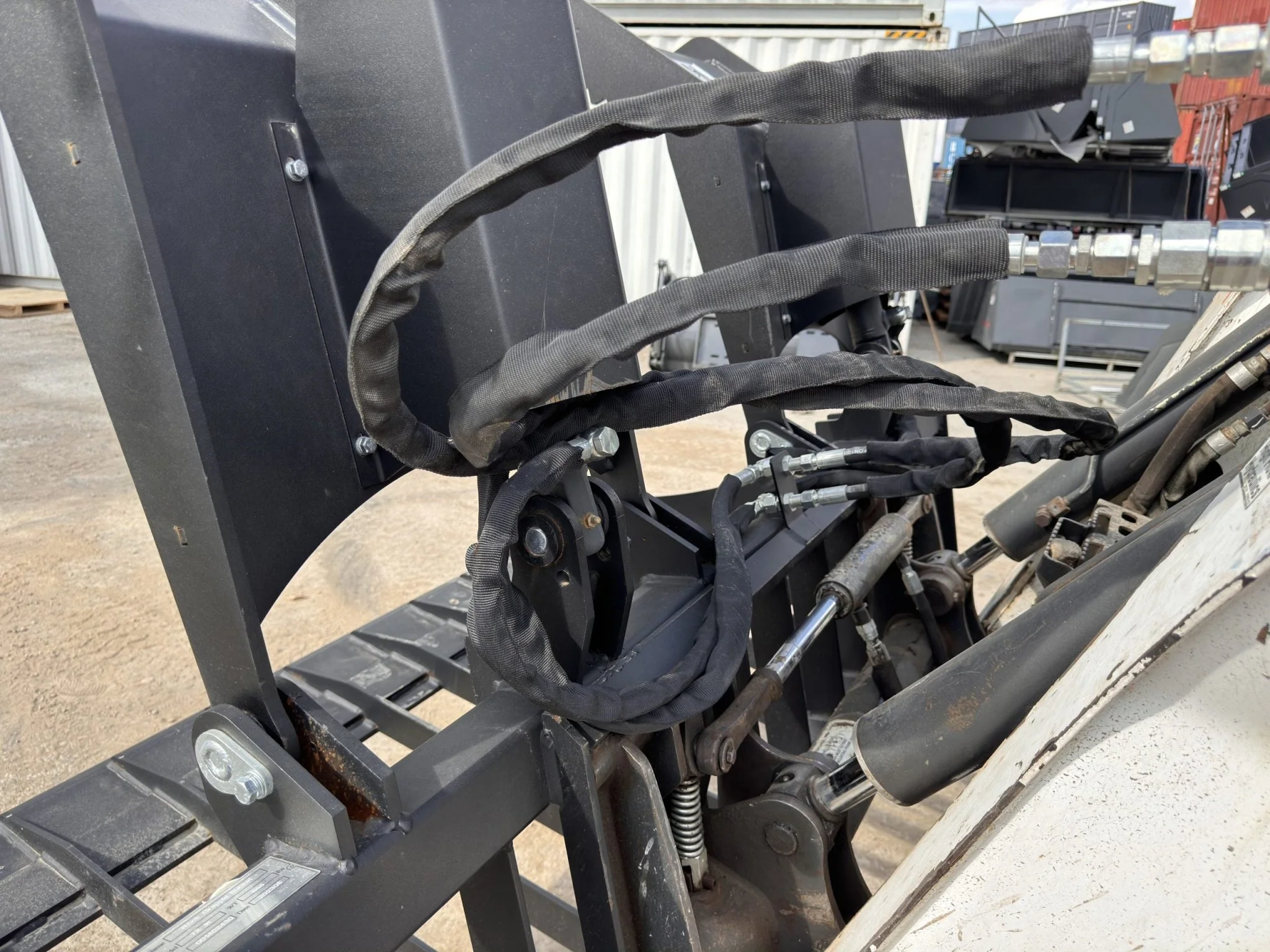 72" Skid Steer Rock Grapple Bucket – Heavy-Duty Hydraulic | SU72RGB - Image 24
