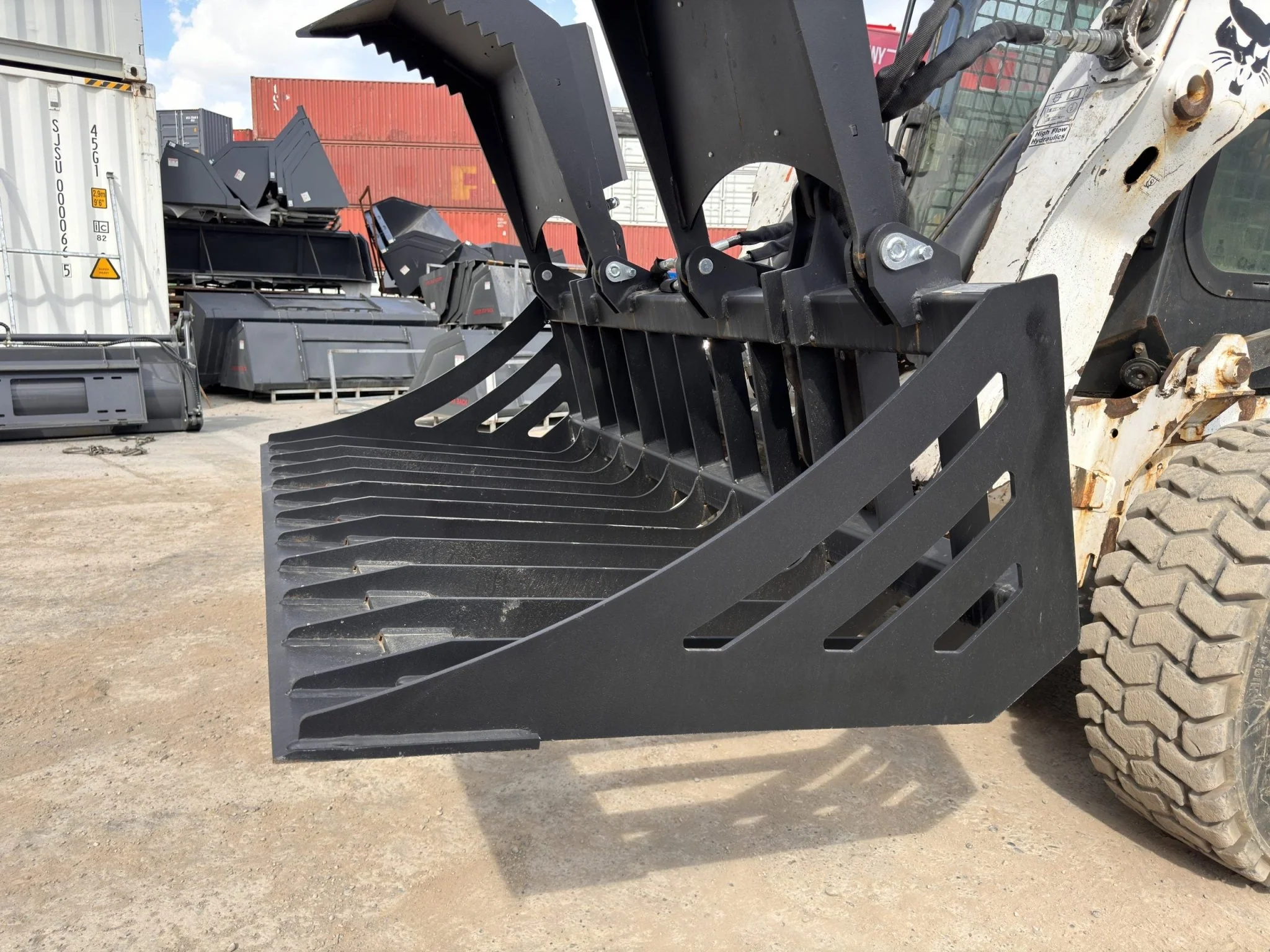 72" Skid Steer Rock Grapple Bucket – Heavy-Duty Hydraulic | SU72RGB - Image 27