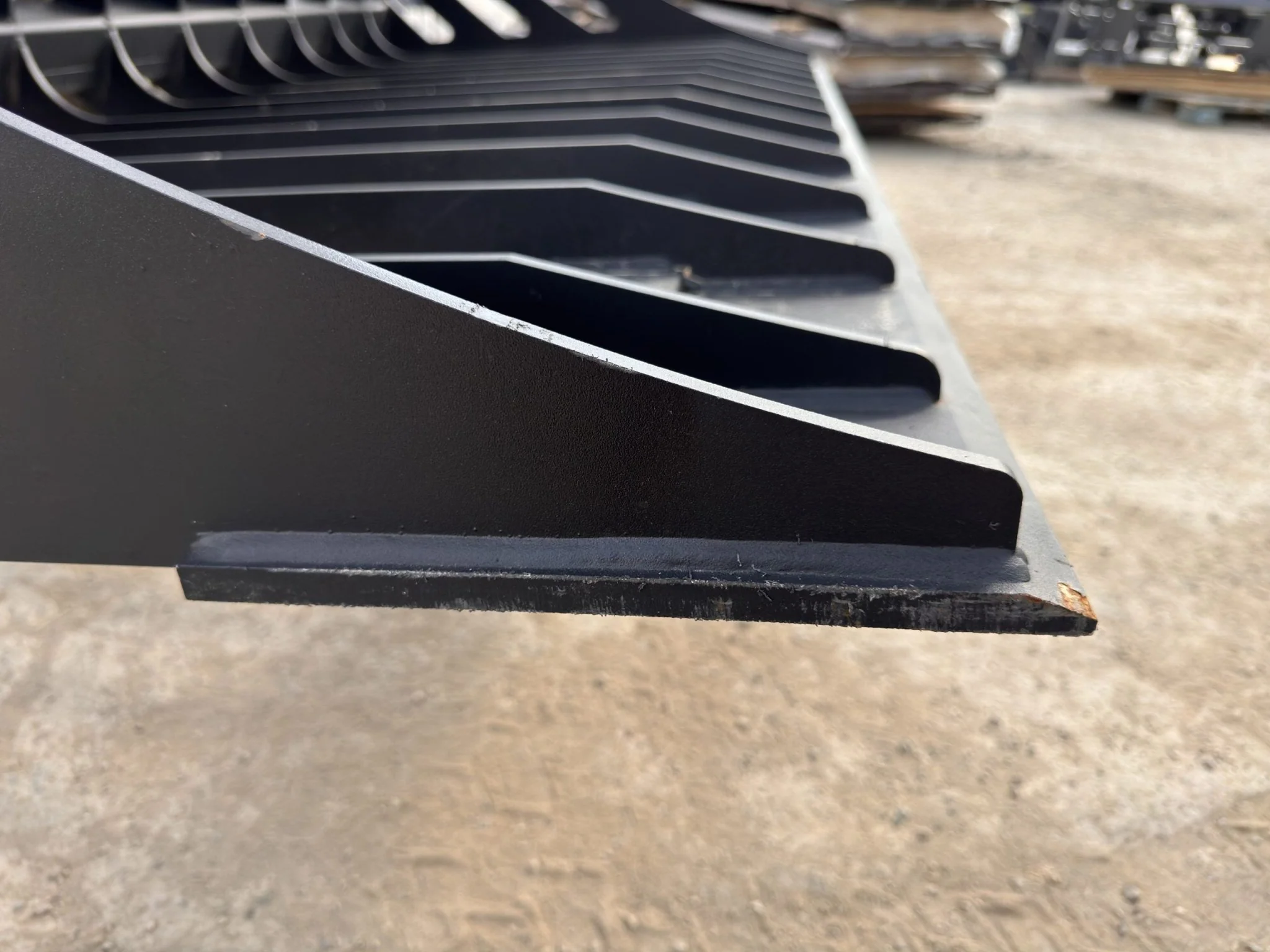 72" Skid Steer Rock Grapple Bucket – Heavy-Duty Hydraulic | SU72RGB - Image 5