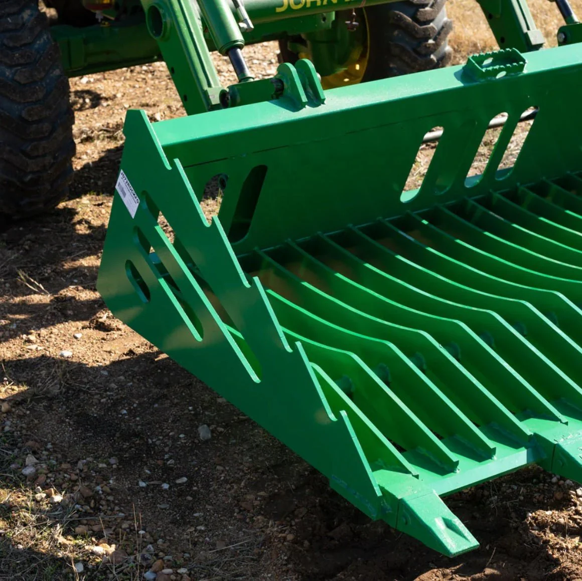 72" Heavy-Duty Rock Bucket with Teeth for John Deere Tractors – Model RTB1830 - Image 4