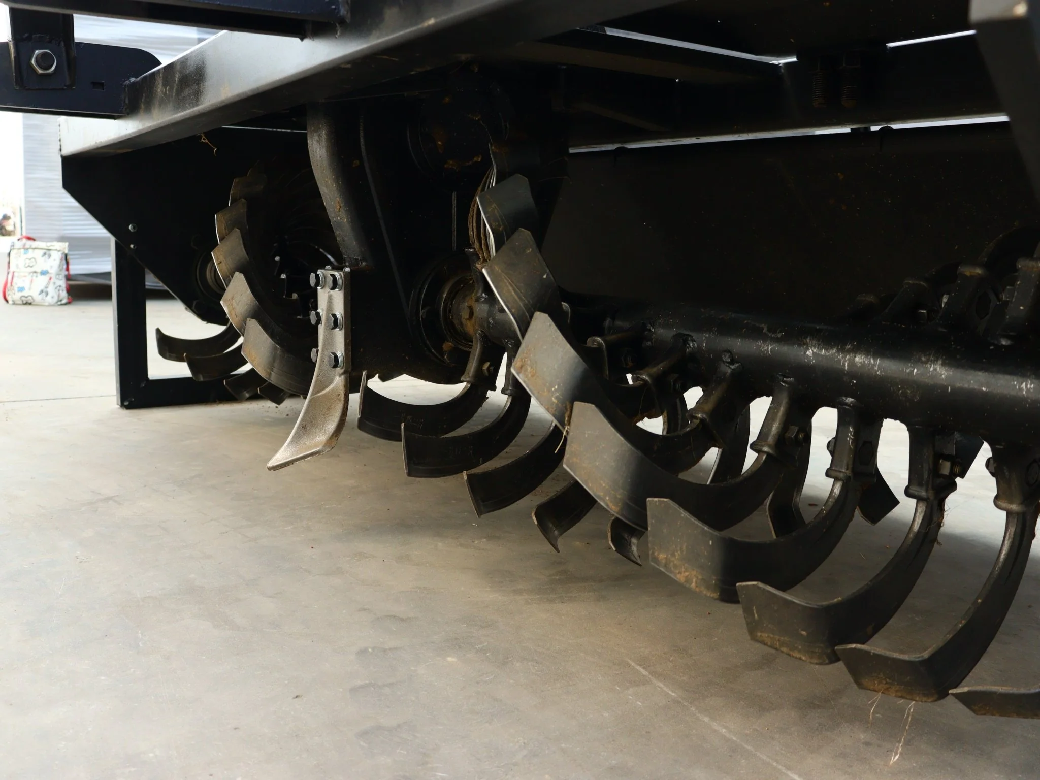 75" 3-Point Hitch Rotary Tiller for 30–60 HP Tractors with 52 Blades, 12–16 cm Working Depth & PTO Drive SU3PT72