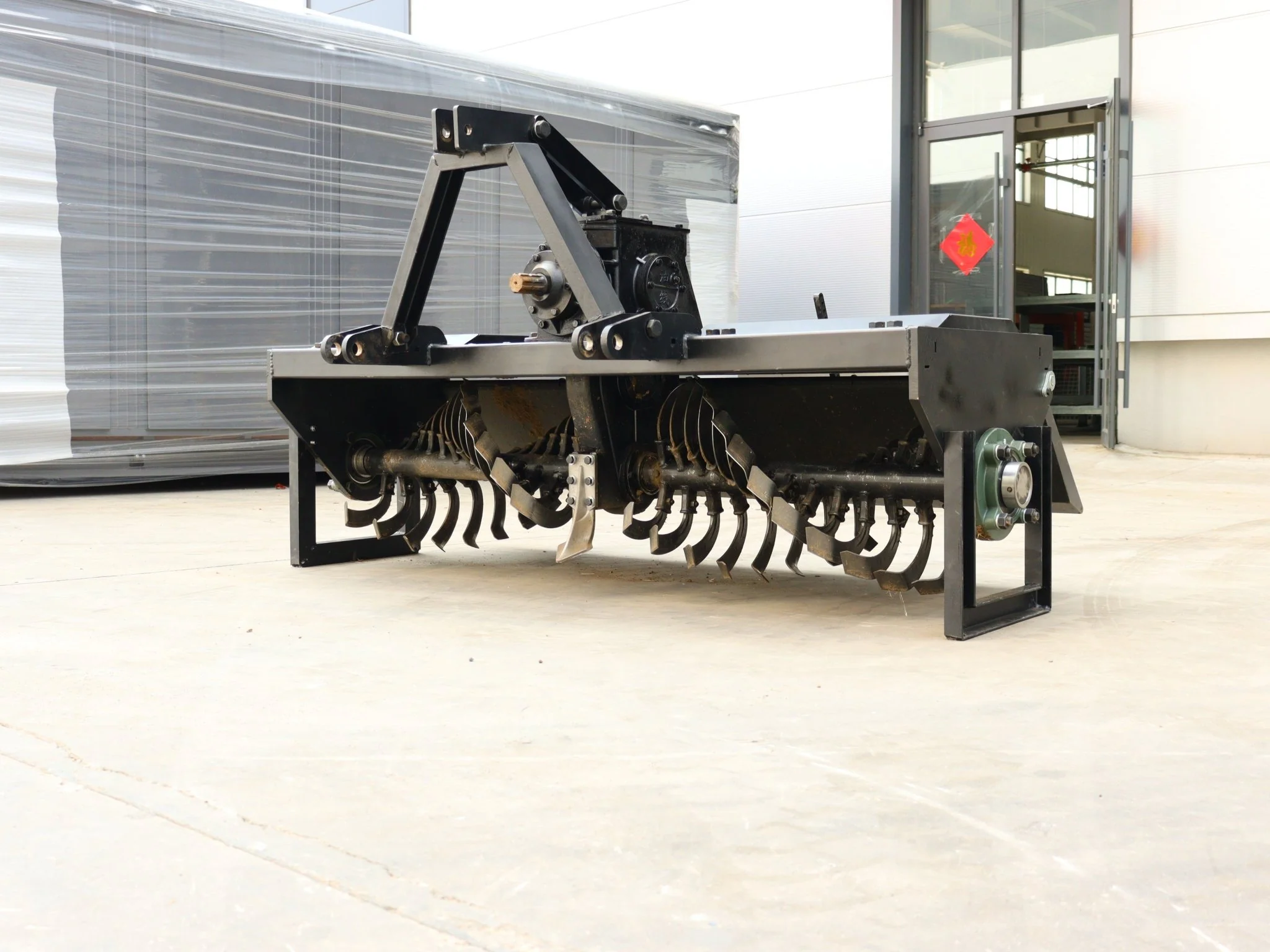 75" 3-Point Hitch Rotary Tiller for 30–60 HP Tractors with 52 Blades, 12–16 cm Working Depth & PTO Drive SU3PT72 - Image 2