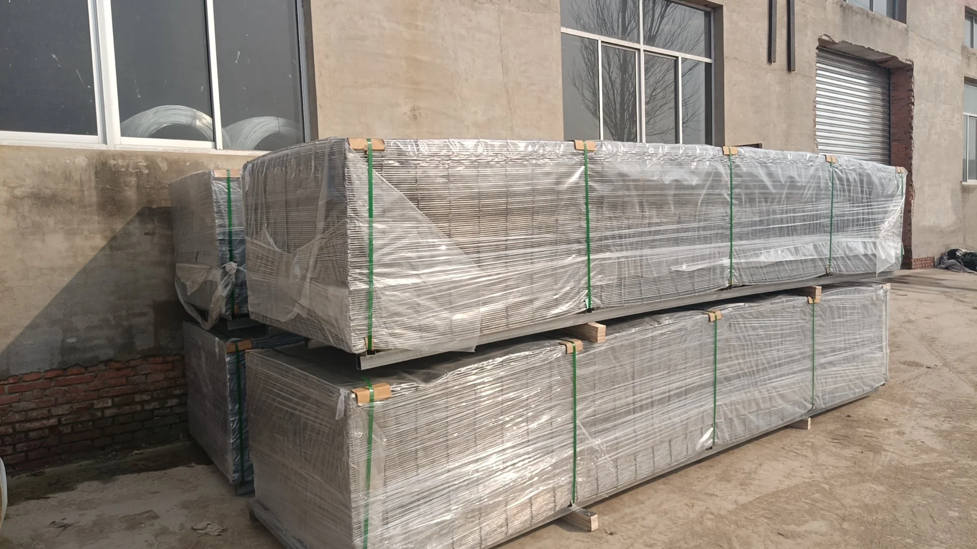 7 FT & 16 FT Welded Wire Fence Panels – Heavy-Duty 4" x 4" Metal Grid for Animal Enclosures - Image 3