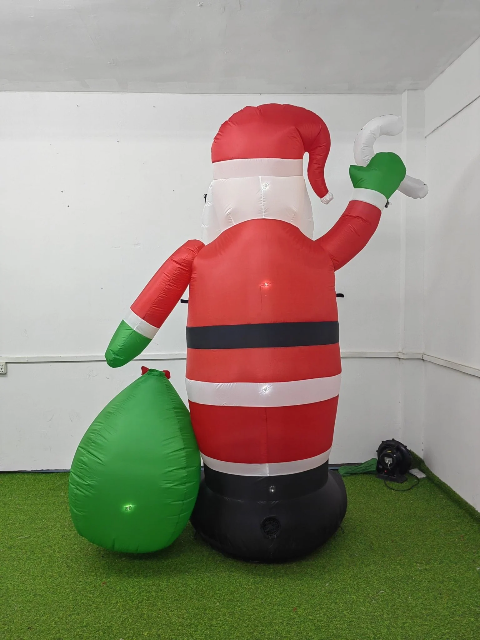 8FT Inflatable LED Christmas Santa Claus – Outdoor Holiday Decoration 618512 - Image 3