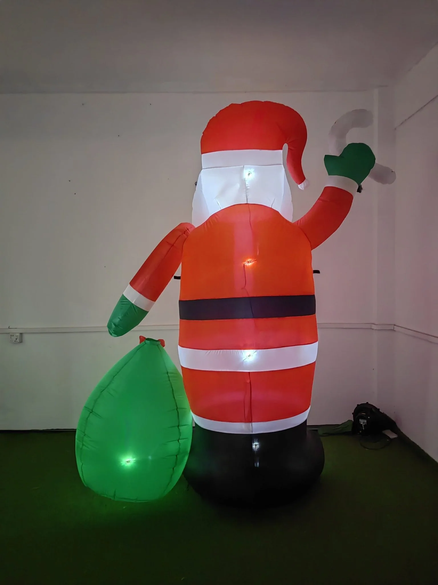 8FT Inflatable LED Christmas Santa Claus – Outdoor Holiday Decoration 618512 - Image 4