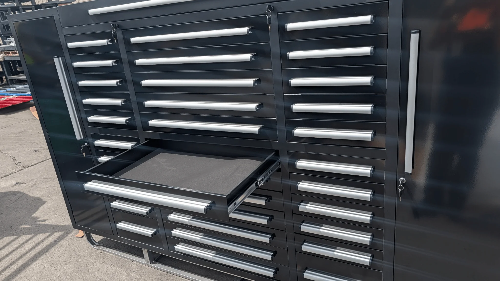 9 FT Workbench – 34-Drawer Heavy-Duty Tool Storage Station | 9FT34D2L - Image 4