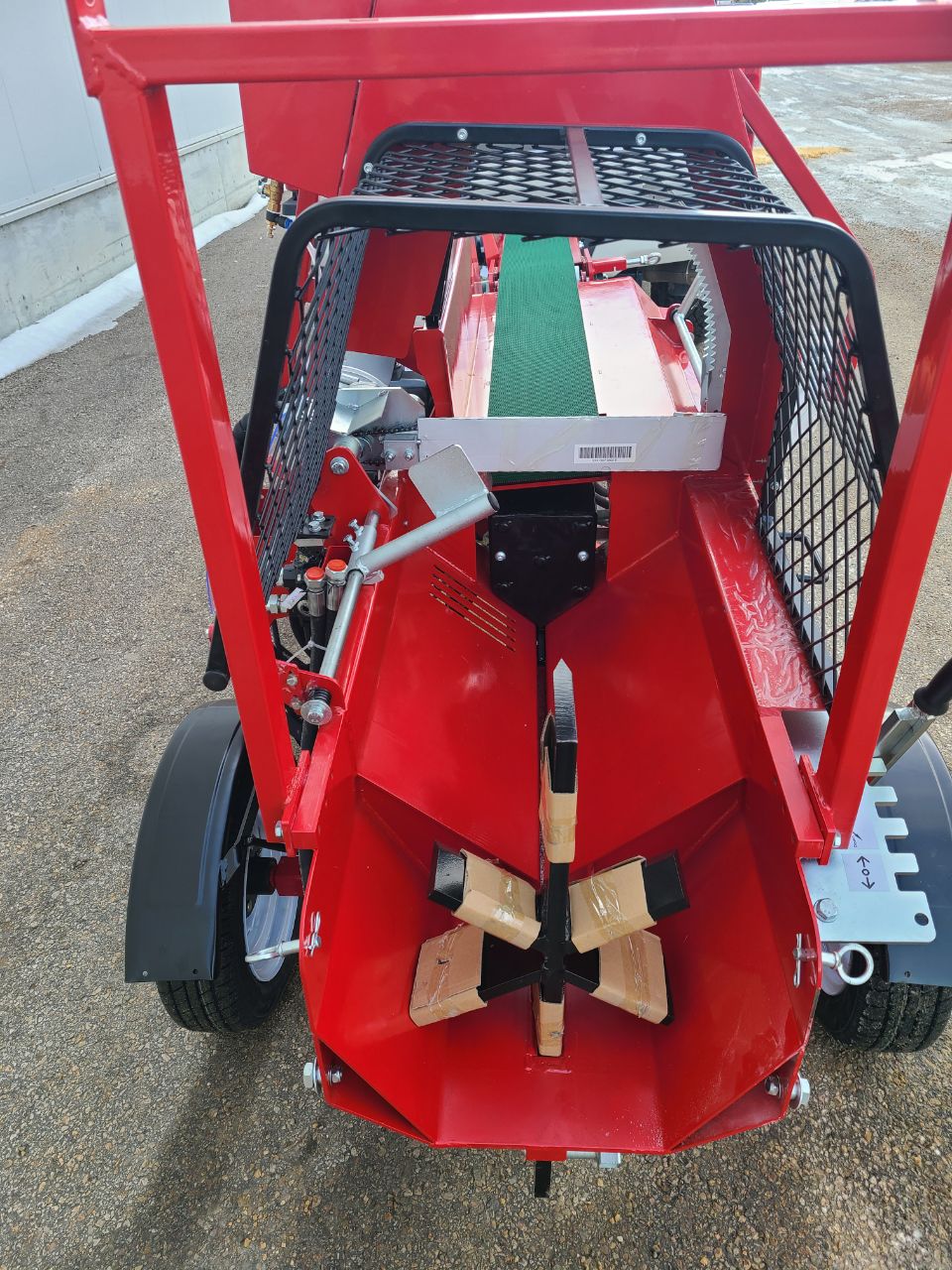 New Blue Viper Stihl Firewood Processor Trailer & Conveyor | Model BVFP – Heavy Duty Logging Equipment - Image 4