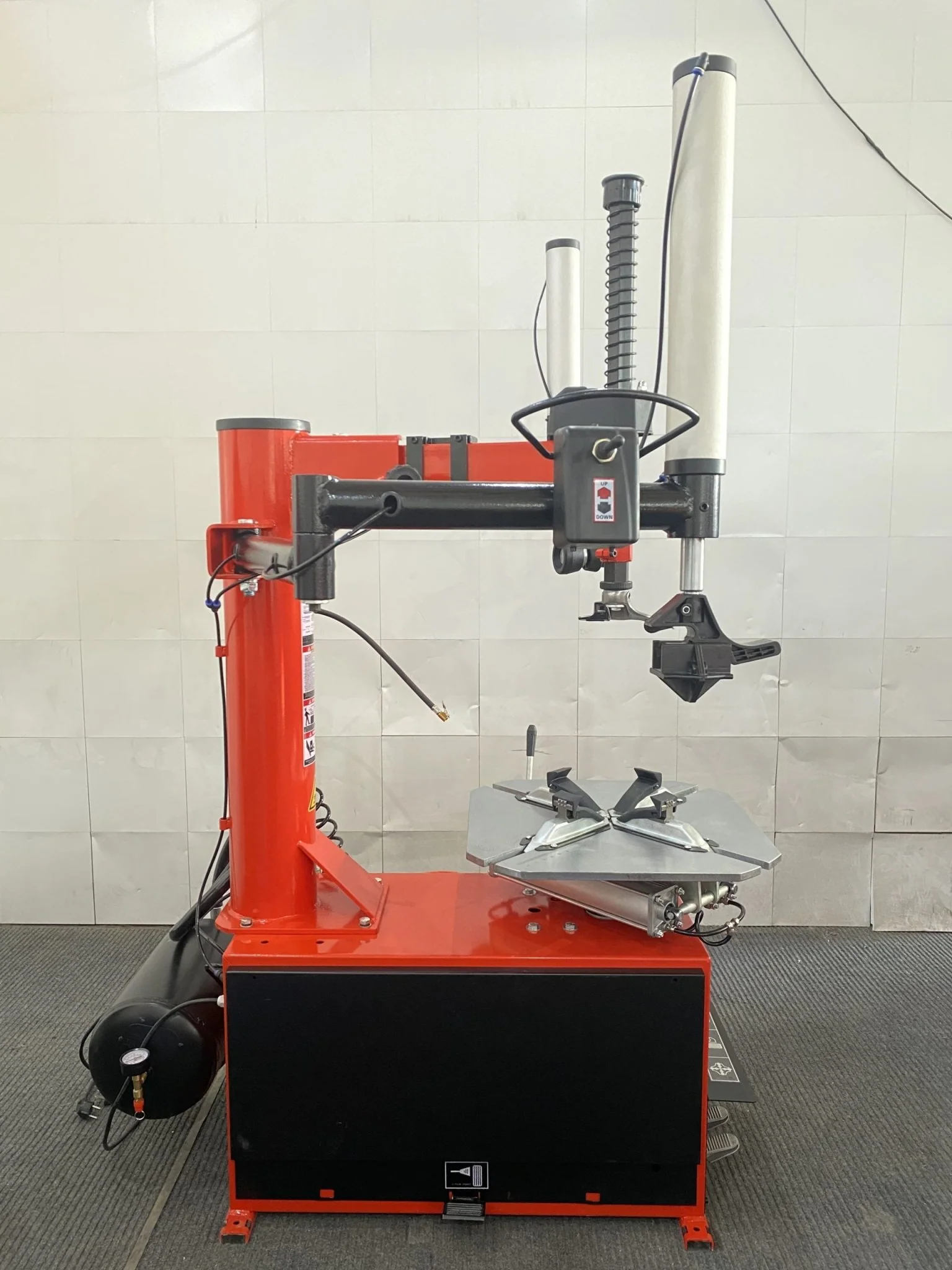 Blue Viper Dual Arm Tire Changer – Bead Blaster, Heavy-Duty | SKU: FT380 - Image 4