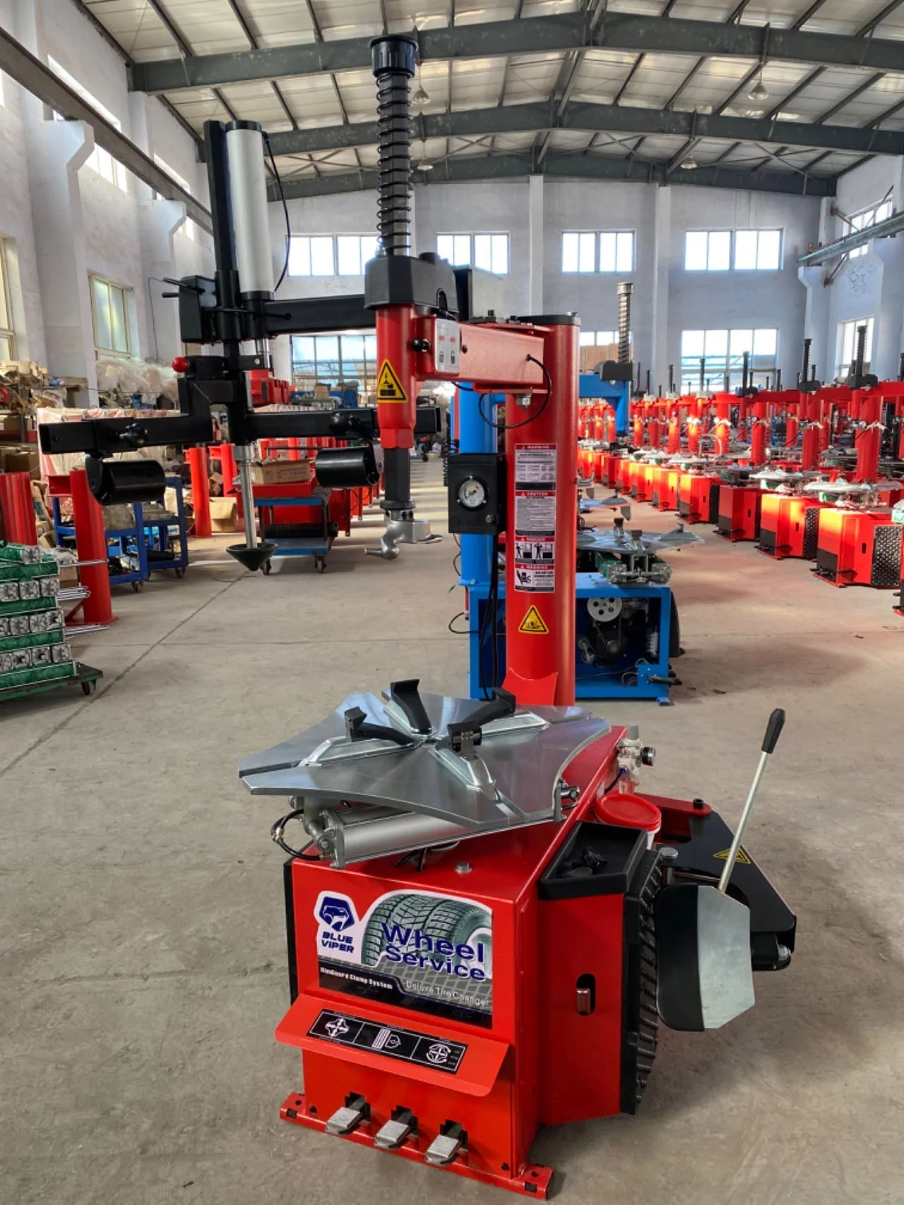 Blue Viper FT300 Tire Changer – 1.5 HP, Helper Arm, 5500 lb Bead Break | Commercial Grade - Image 5