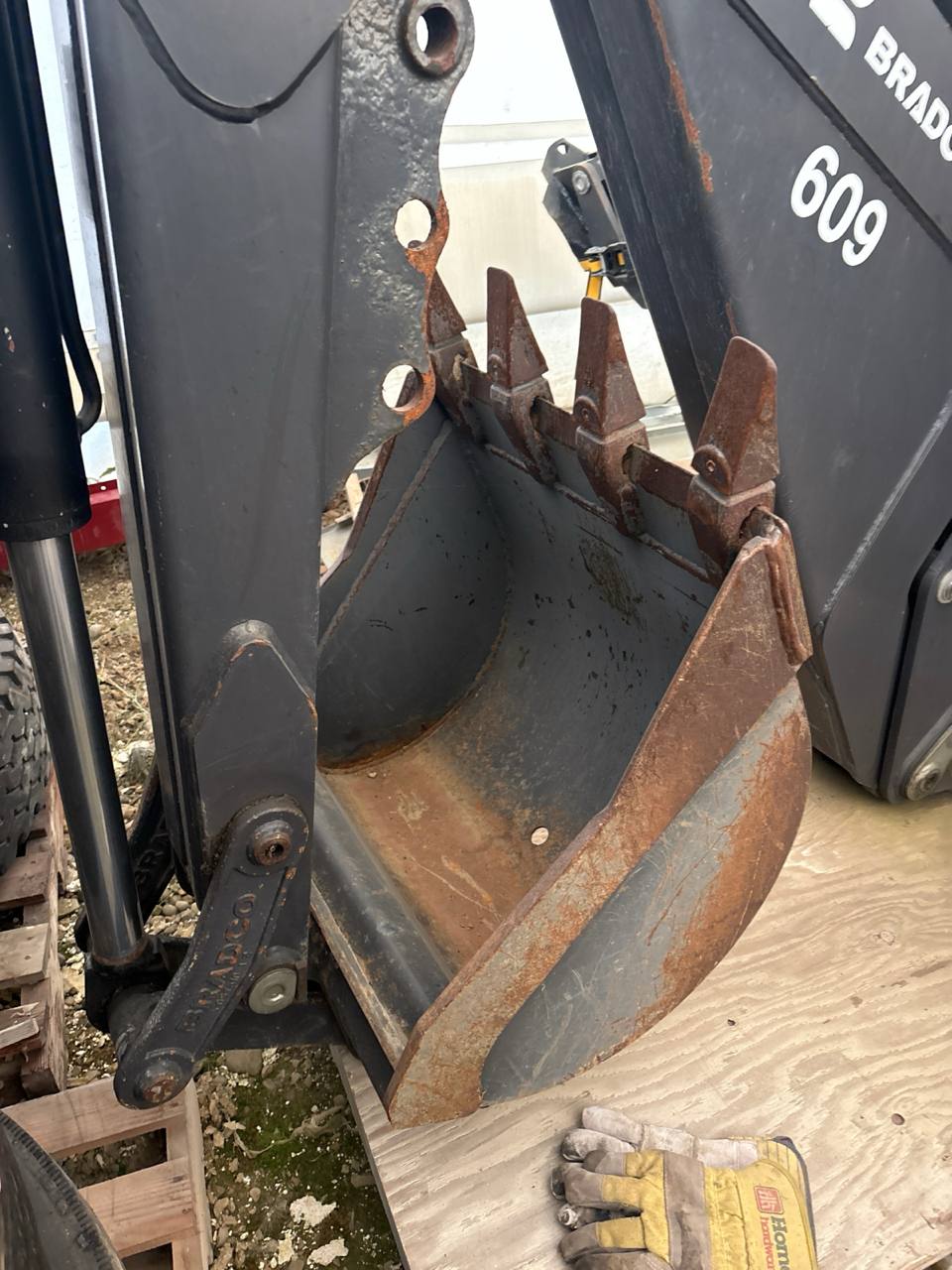 Bradco 8809X Backhoe Attachment | Lightly Used Surplus | Paladin Construction Group | Model 8809X - Image 3