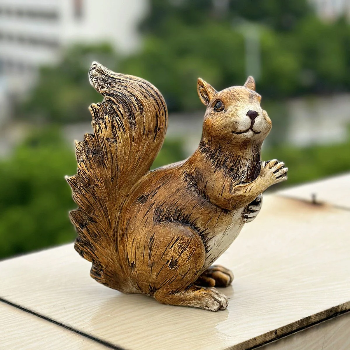 Clever Garden Squirrel Statue – Outdoor Wildlife Lawn Ornament & Garden Décor - Image 2