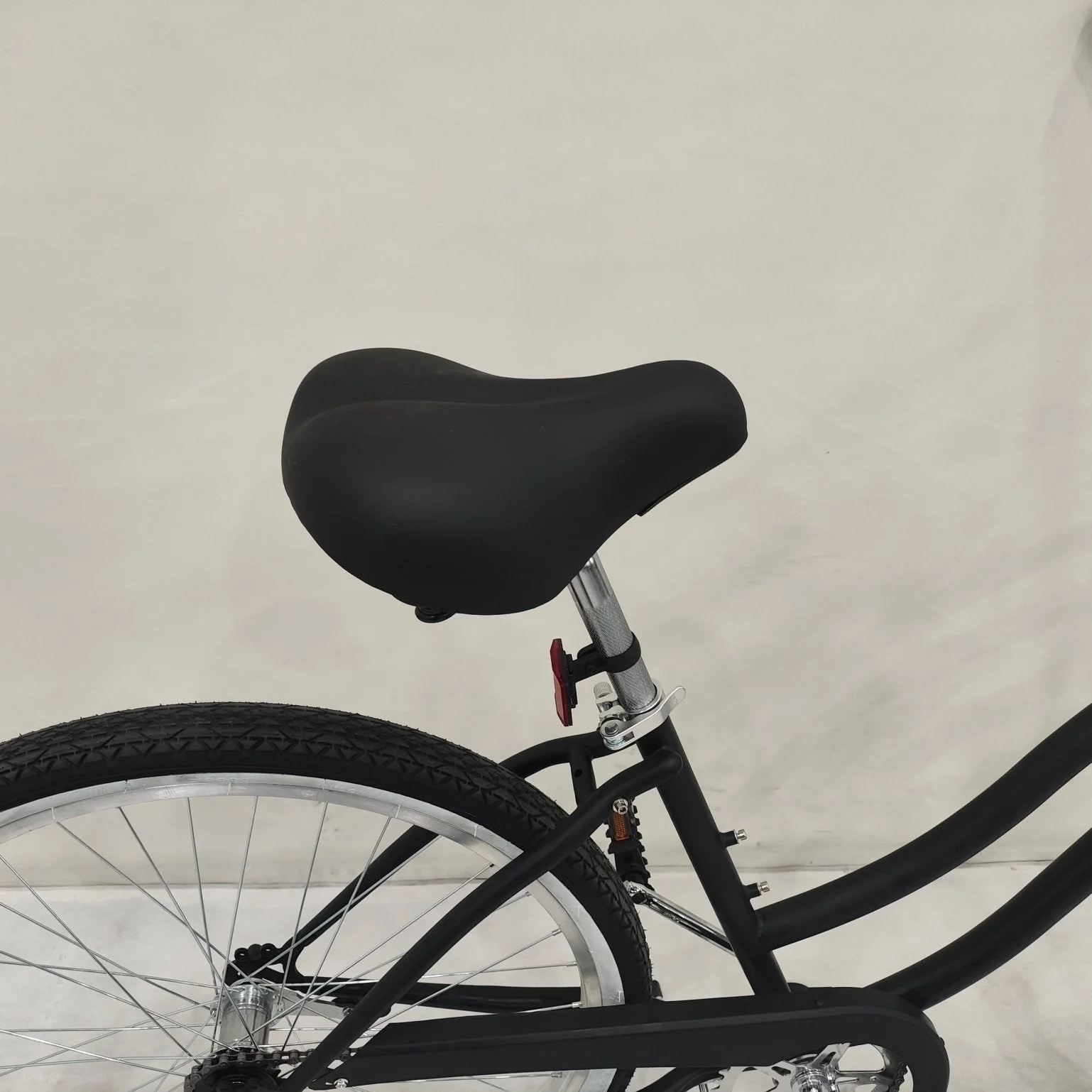 Deviant 26" Beach Cruiser Bike – Single-Speed Comfort Bicycle, Black Finish Model 253043 - Image 6
