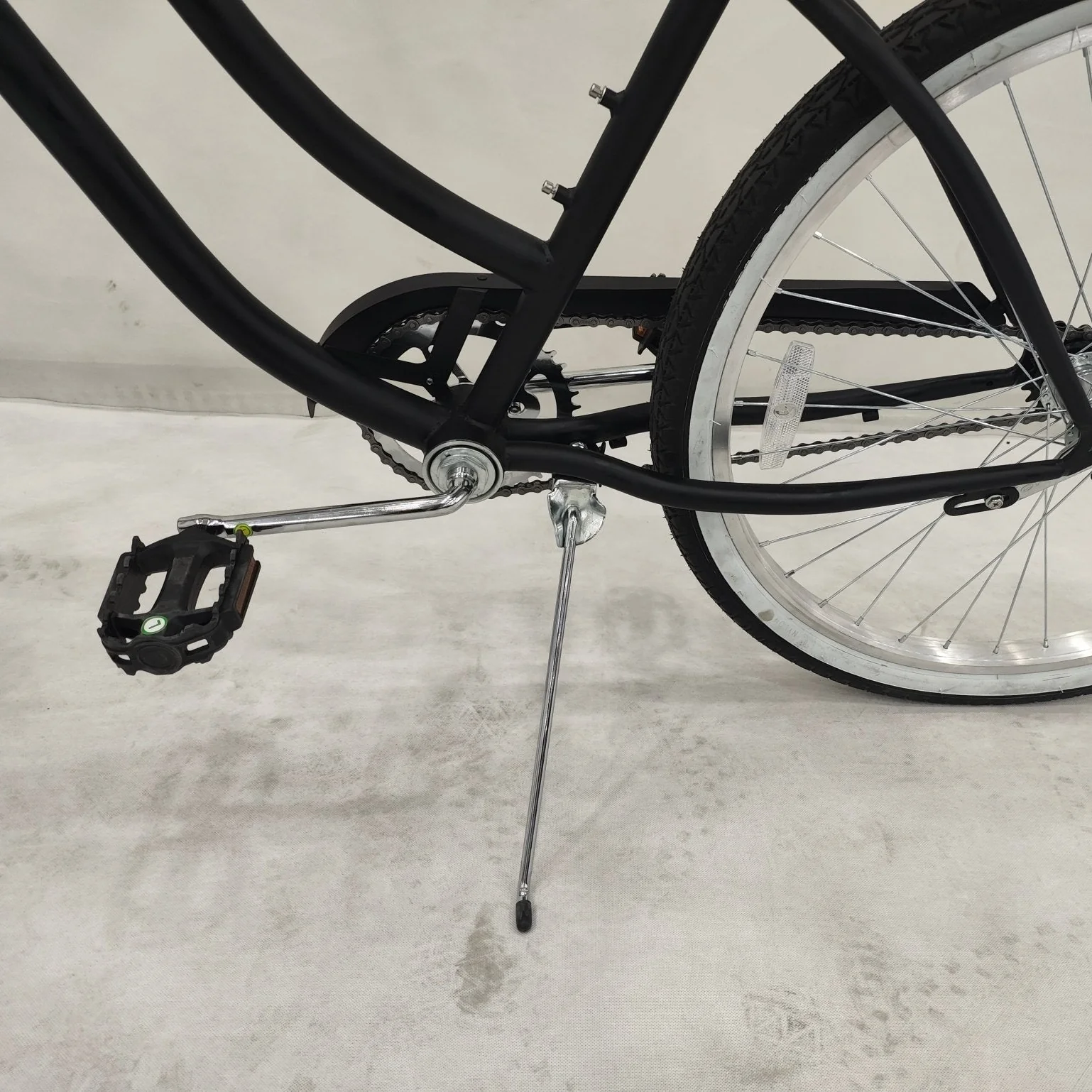 Deviant 26" Beach Cruiser Bike – Single-Speed Comfort Bicycle, Black Finish Model 253043 - Image 7