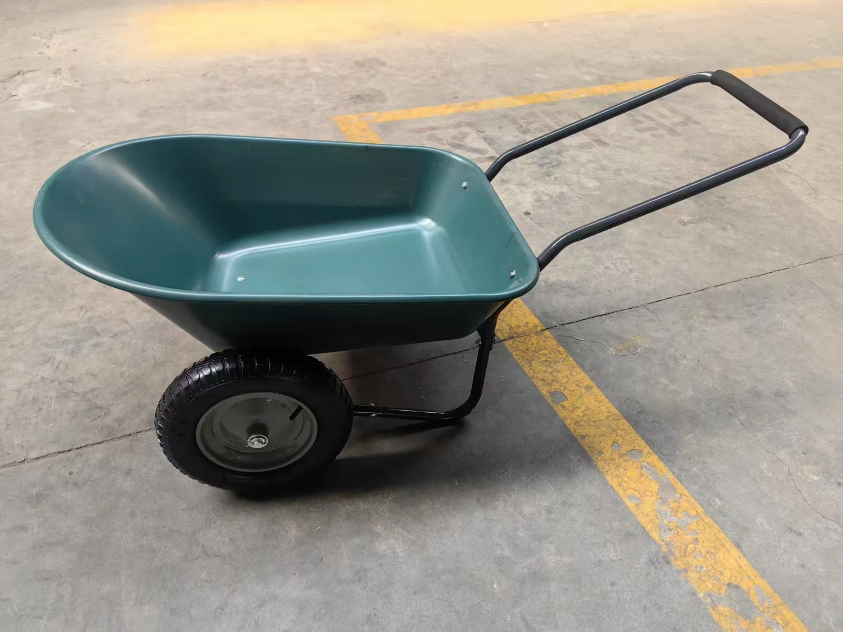 Dual Wheel Garden Wheelbarrow Cart – 5 Cu Ft Heavy-Duty Balanced Design, SKU: WB4511 - Image 3