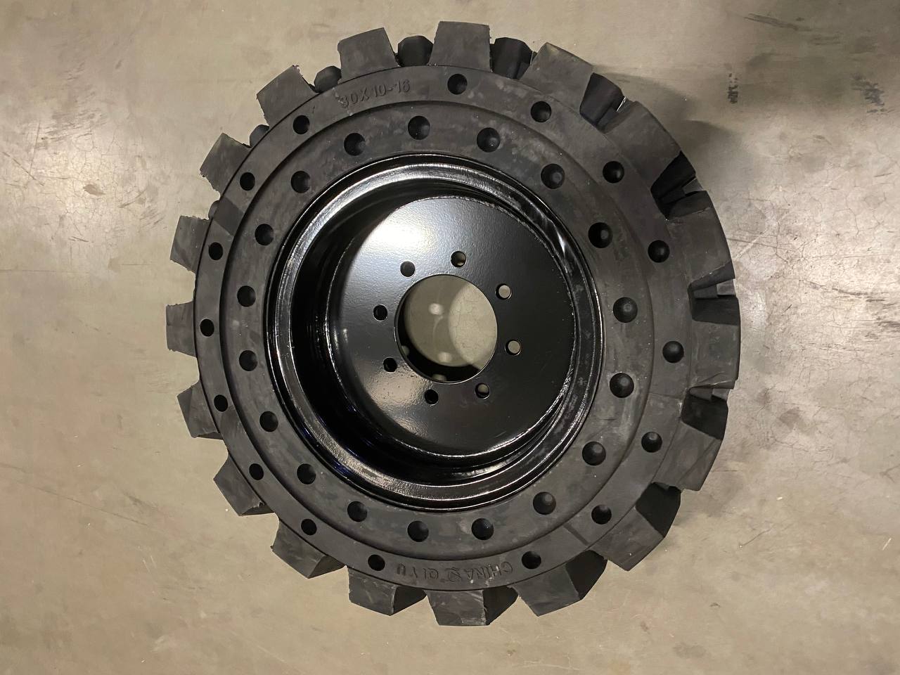 Flat-Free Solid Skid Steer Tires with Rims – Heavy-Duty R4 Rubber, Sizes 12x16.5 & 10x16.5 - Image 3