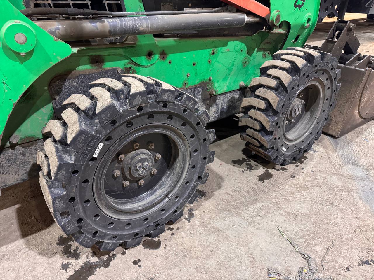 Flat-Free Solid Skid Steer Tires with Rims – Heavy-Duty R4 Rubber, Sizes 12x16.5 & 10x16.5 - Image 6