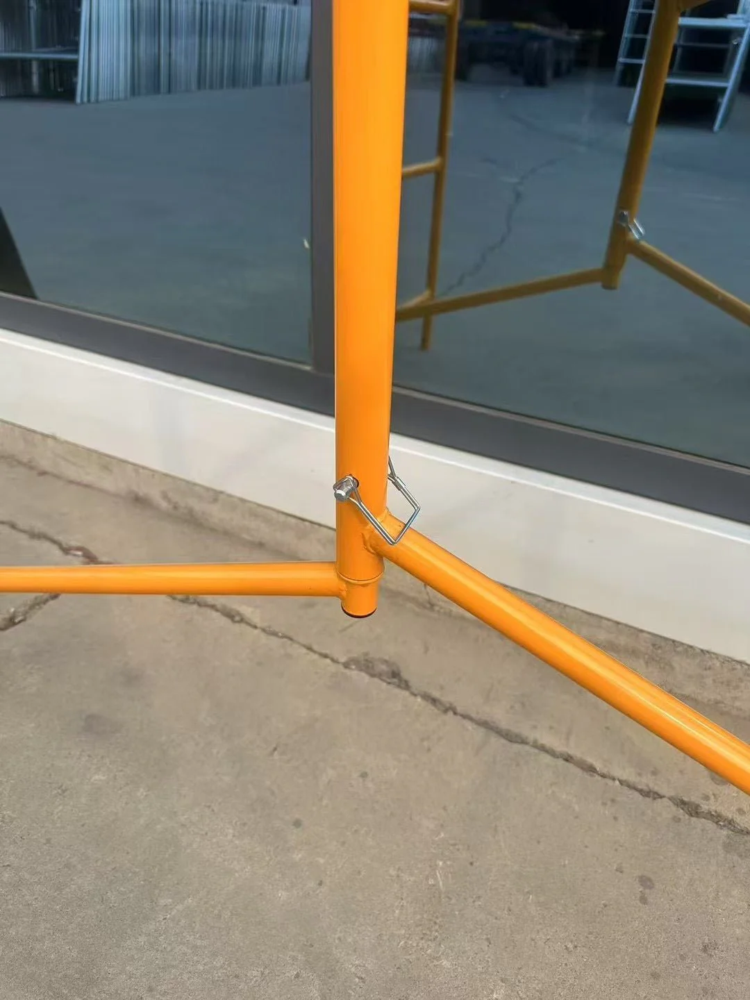 Foldable Scaffold with Wheels – 660 lb Load, 4 Casters, 61” Height FSP30011 - Image 3