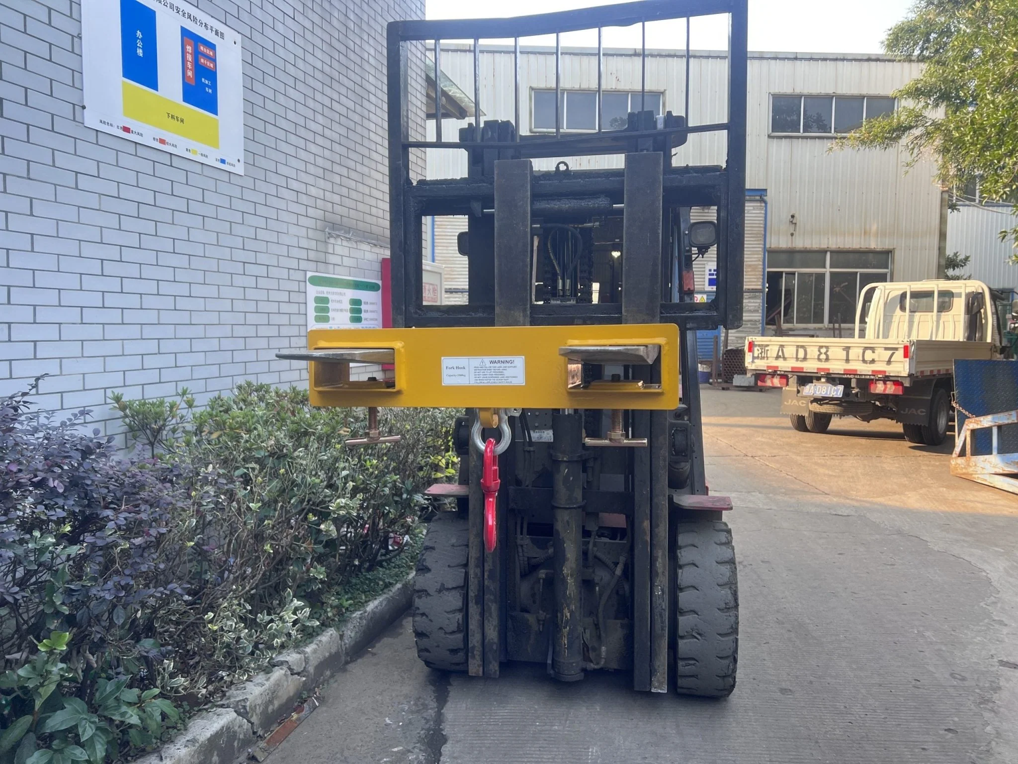 Forklift & Skid Steer Swivel Hoist Fork Jib – 2,246 lbs Capacity, SKU: FH25 - Image 2