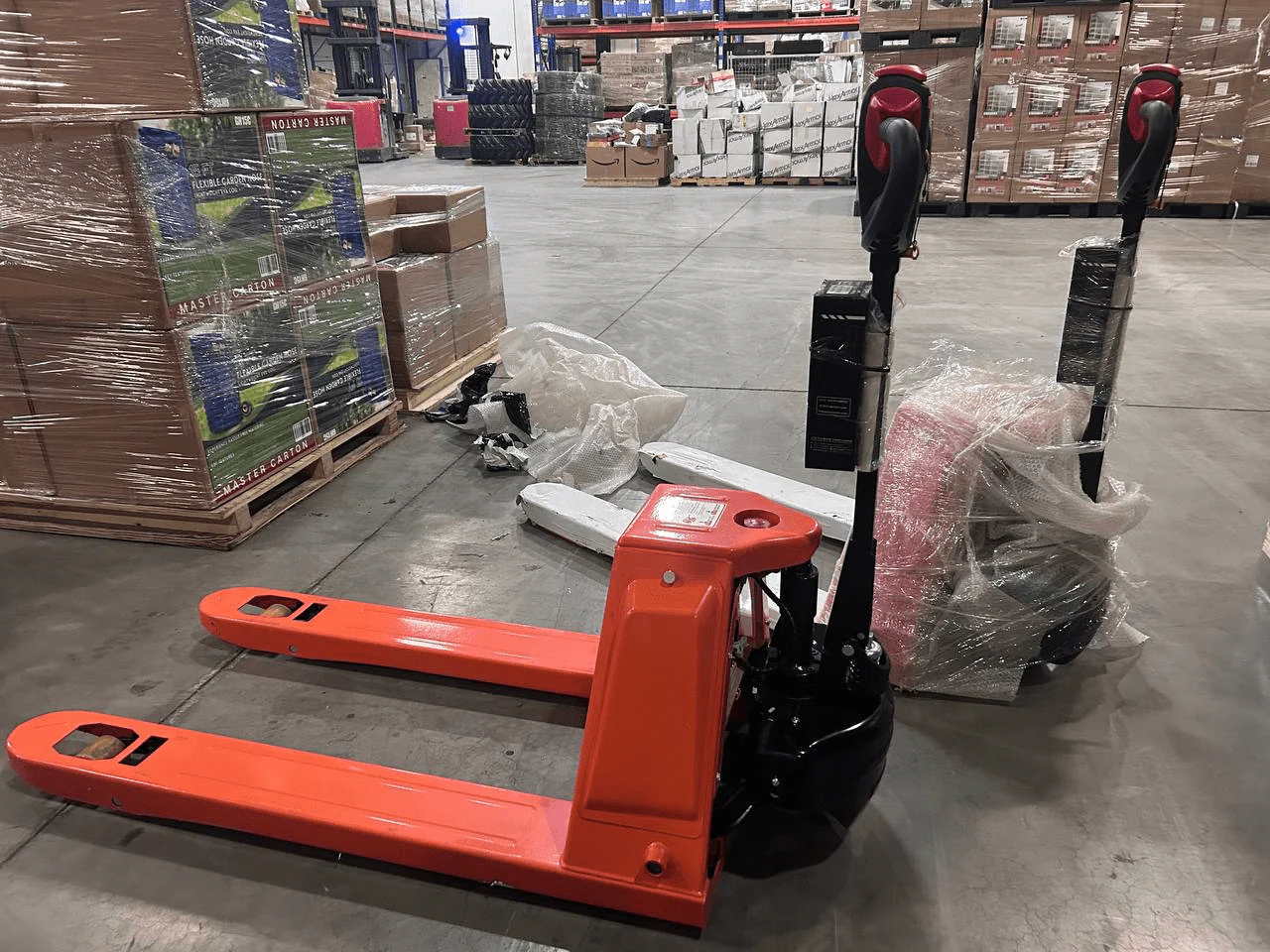 Full Electric Pallet Truck 2000kg Walkie Type 685mm Fork Width Warehouse Jack NPT20C - Image 3
