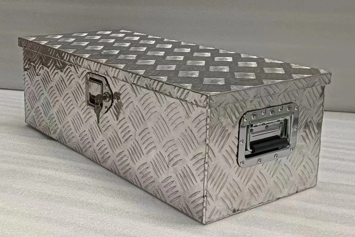 Heavy Duty 30" Aluminum Truck Bed Tool Box – Silver Storage Chest with 2 Keys – AB03013
